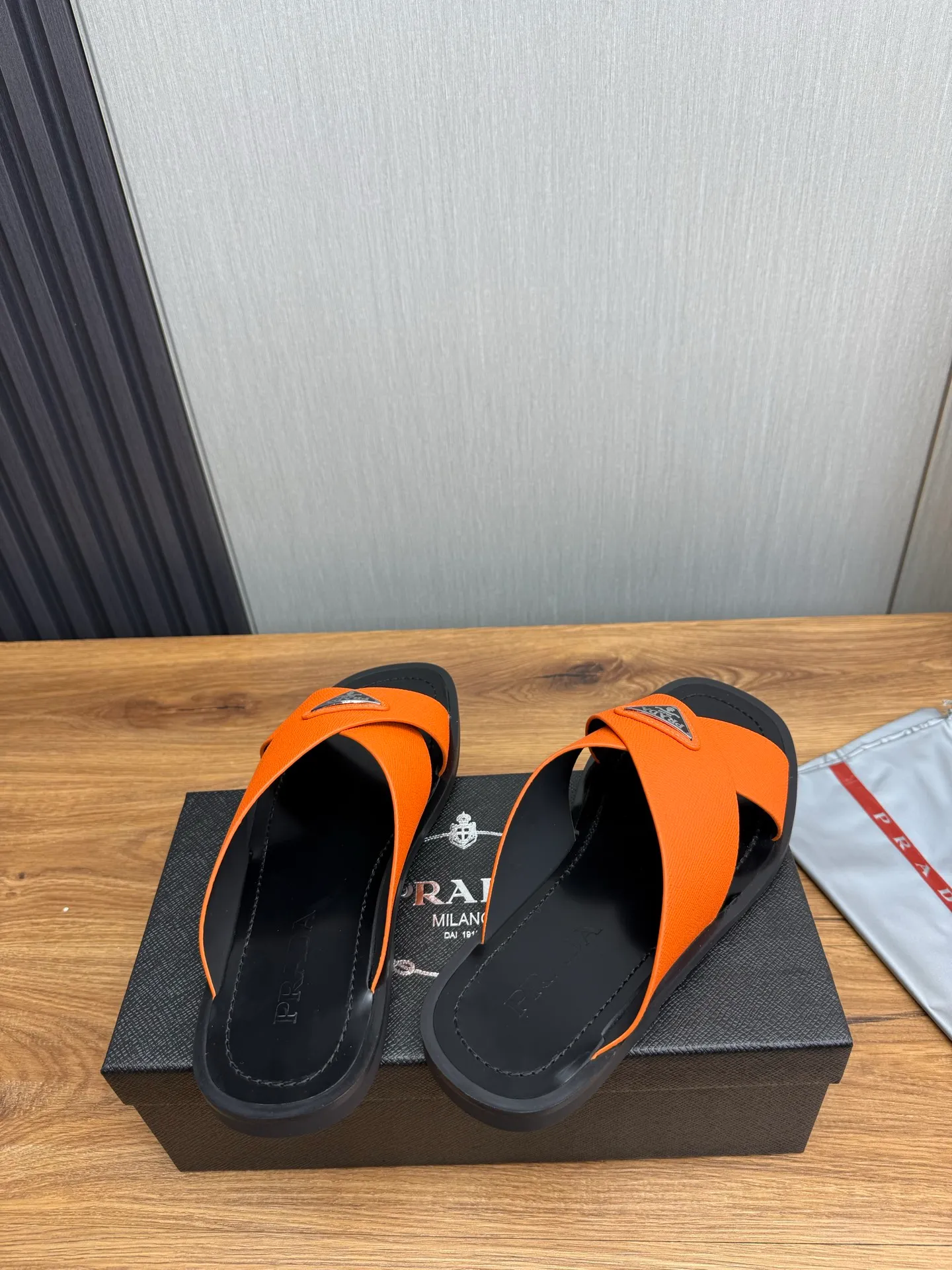 Factory price 340💰 ＰＲＡＤＡPrada - popular men's slippers hot sale 🔥 🩴Official website one to one production 38-45 sizes 45 46 🉑️Customized!
